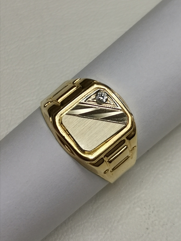 Zlatý prsten se zirkonem