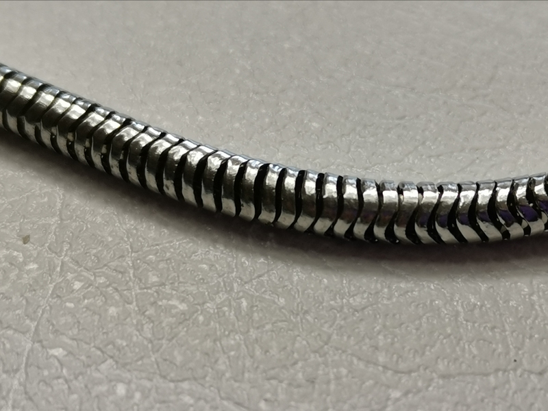 Řetízek z chirurgické oceli, kulatý hádek široký, ohebný