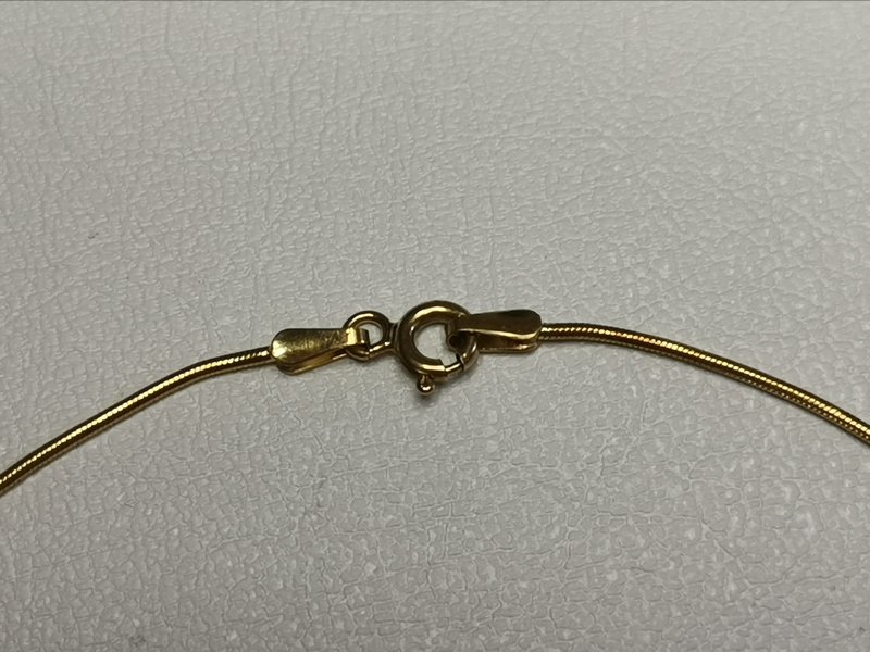 Zlatý náhrdelník ze žlutého zlata s bílým zirkonem 