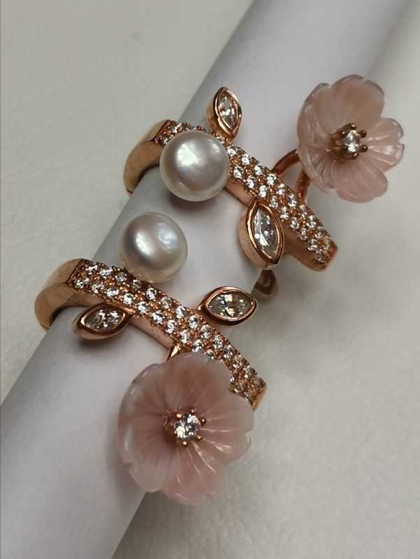 Stříbrné naušnice červeně zlacené