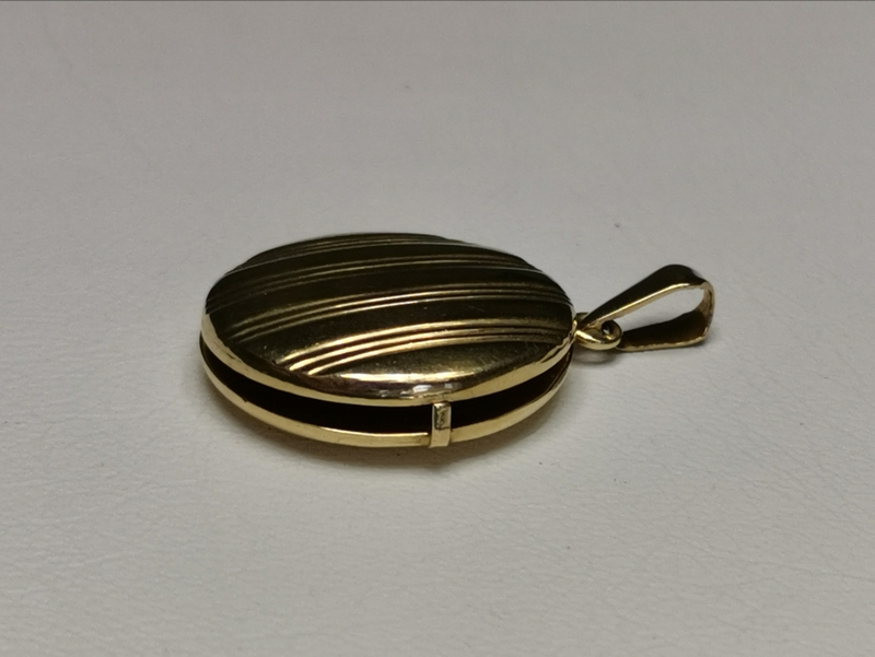 Zlatý přívěšek - medajlon- ze žlutého zlata