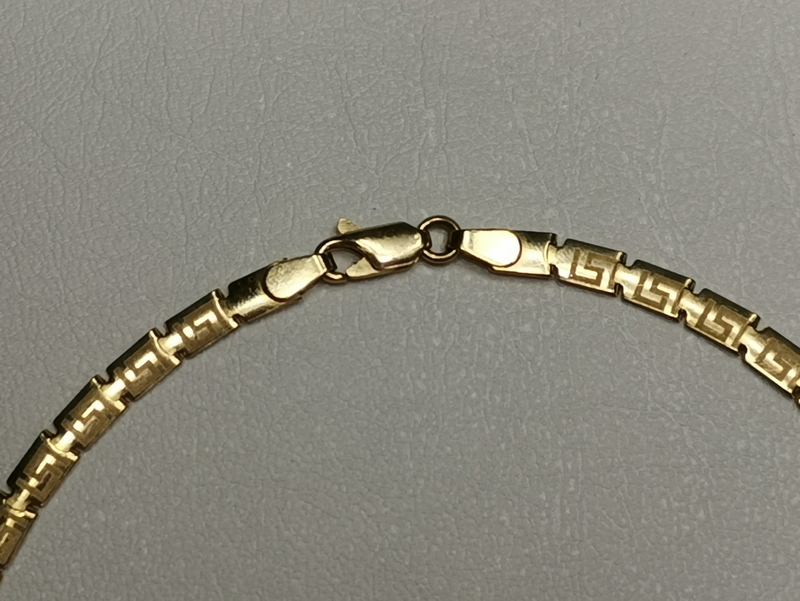 Zlatý náhrdelník s řeckým vzorem