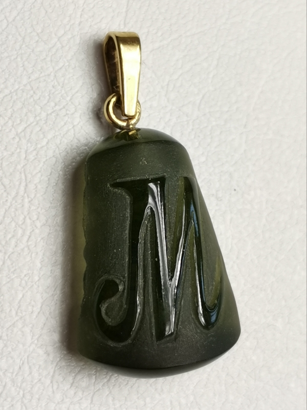 Vltavínový přívěšek M s ouškem ze žlutého zlata