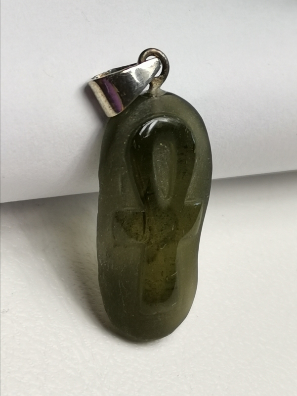 Přívěs z vltavínu, Nilský kříž, se stříbrným ouškem