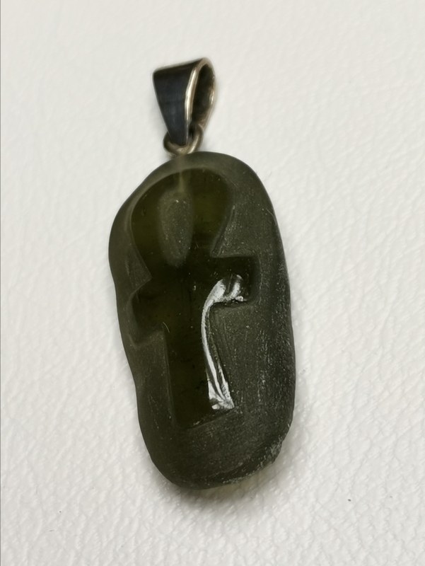 Přívěs z vltavínu, Nilský kříž, se stříbrným ouškem