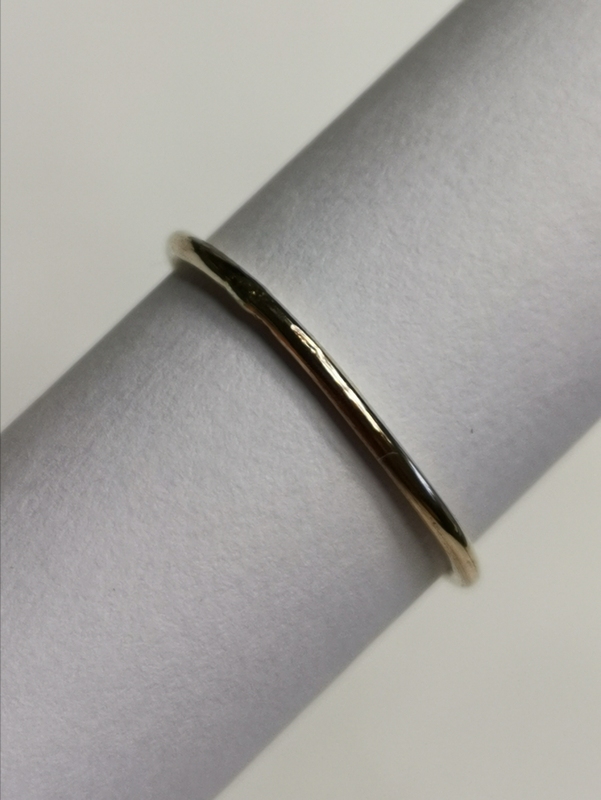 Zlatý prsten hladký z bílého zlata