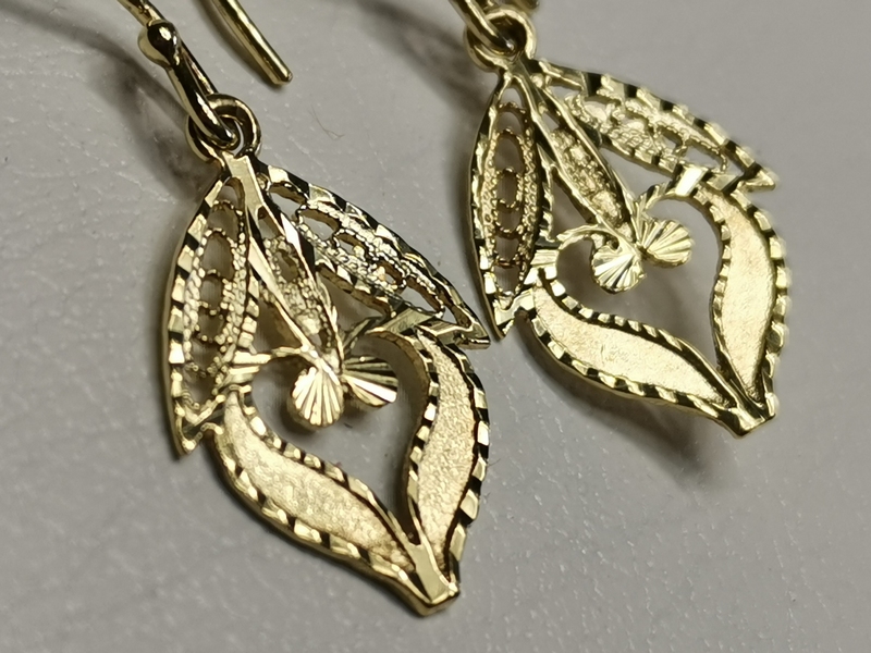 Zlaté visací naušnice 