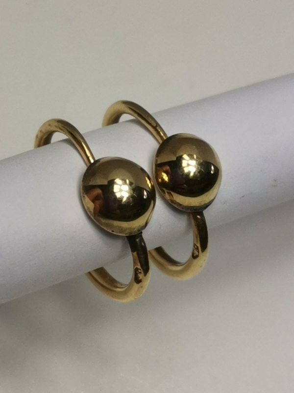 Zlaté dětské naušnice s kuličkou