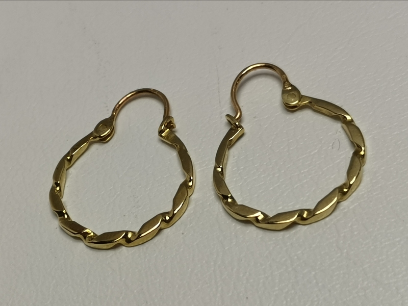 Zlaté naušnice kreole