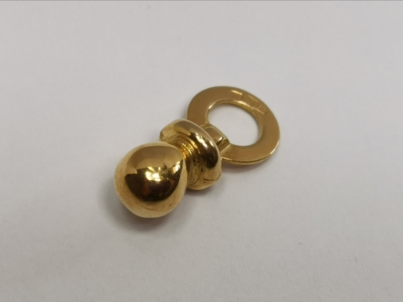 Zlatý přívěs dudlík