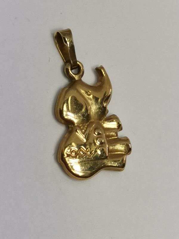 Zlatý přívěs slon