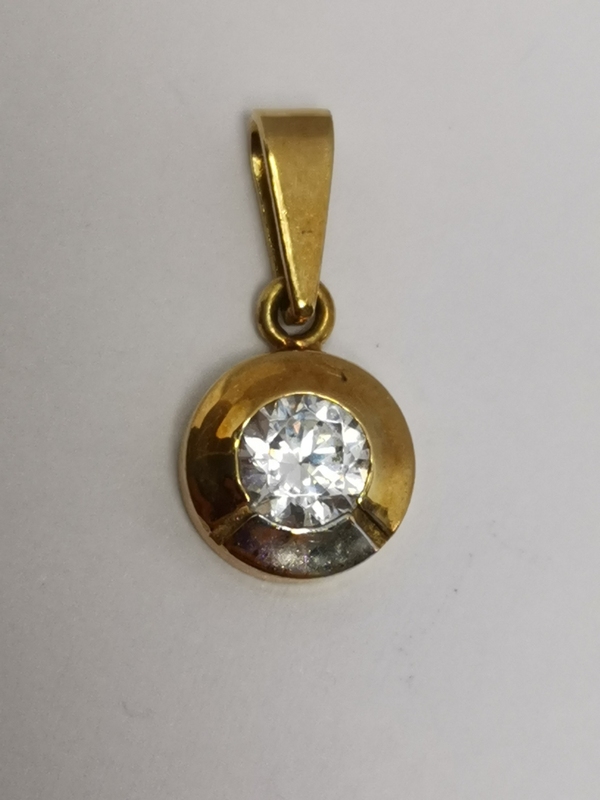 Zlatý přívěs s bilým zirkonem