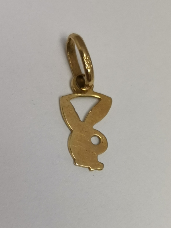 Zlatý přívěs playboy