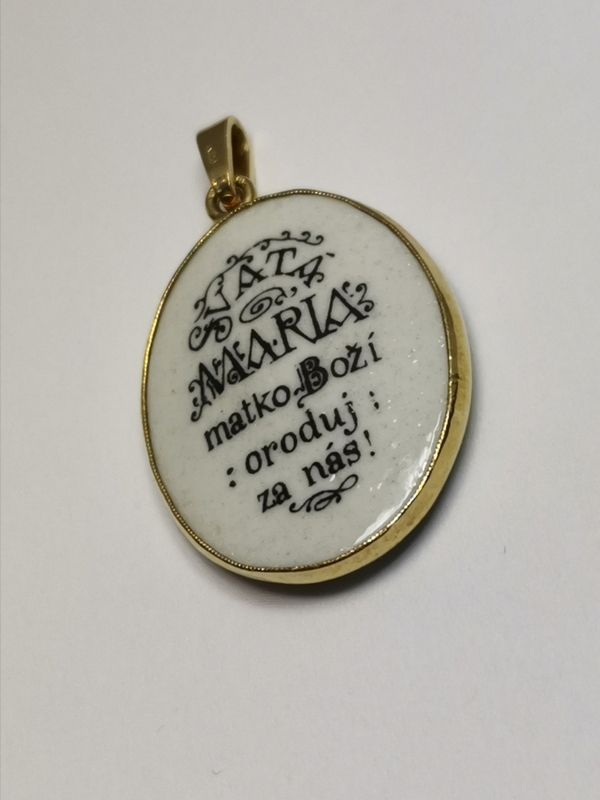 Zlatý přívěs Madonka