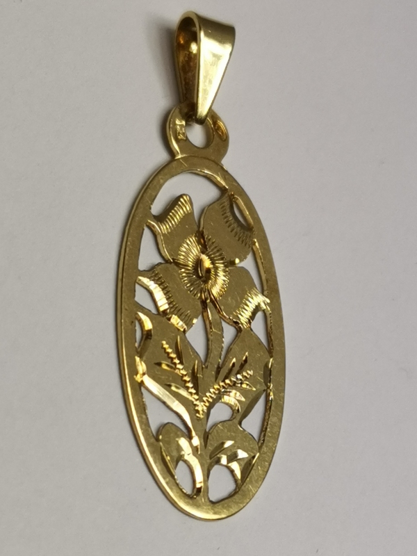 Zlatý přívěs ručně rytá a vyřezávaná destička