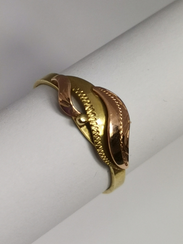 Zlatý dámský prsten celozlatý