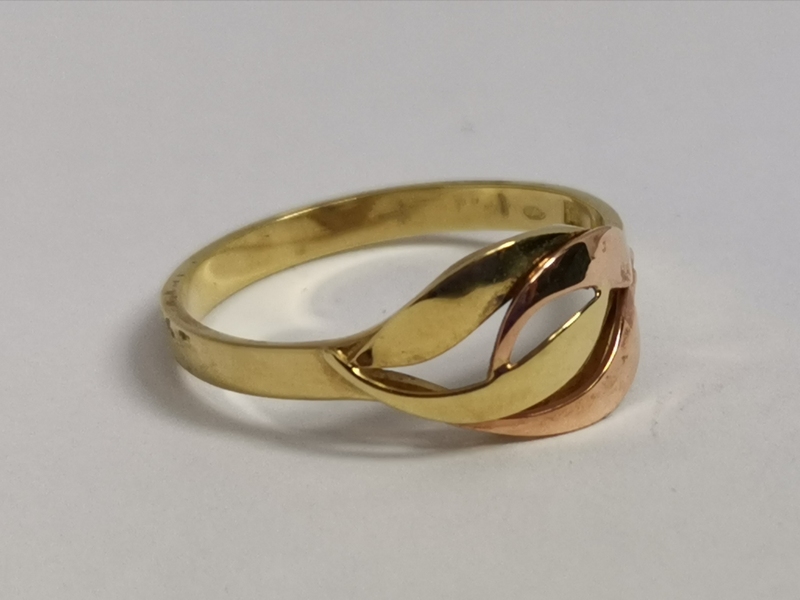 Zlatý dámský prsten celozlatý