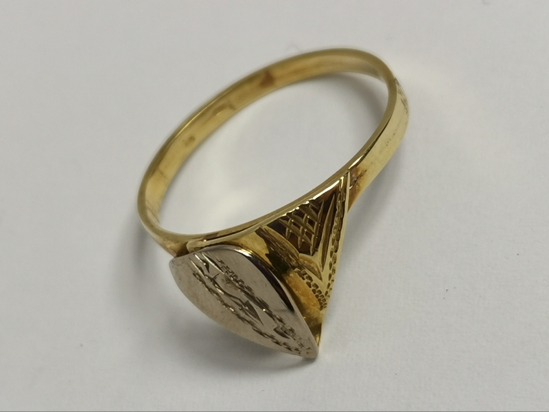 Zlatý dámský prsten celozlatý