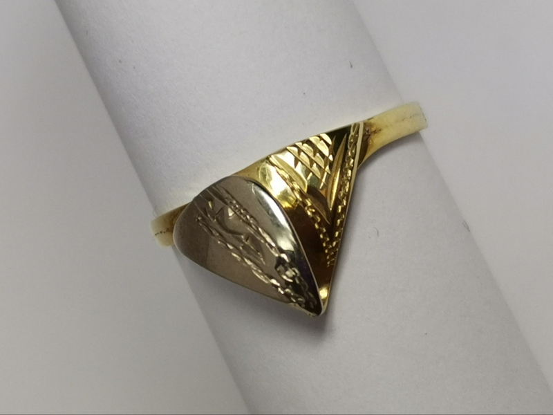 Zlatý dámský prsten celozlatý