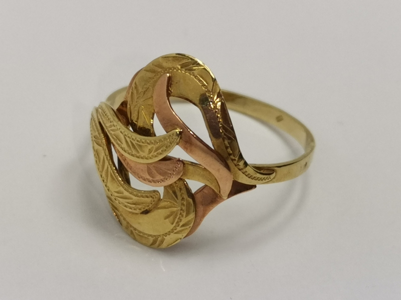 Zlatý dámský prsten celozlatý