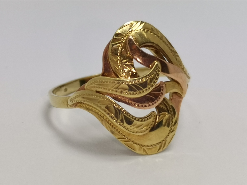 Zlatý dámský prsten celozlatý