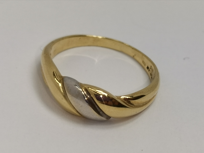 Zlatý dámský prsten celozlatý