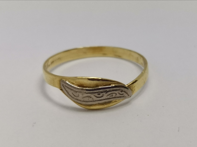 Zlatý dámský prsten celozlatý