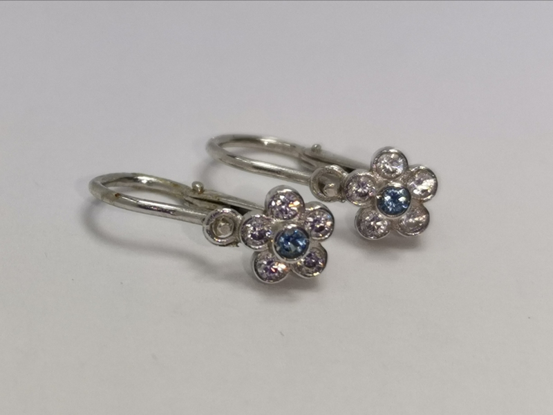 Zlaté dětské naušnice pomněnky z bílého zlata