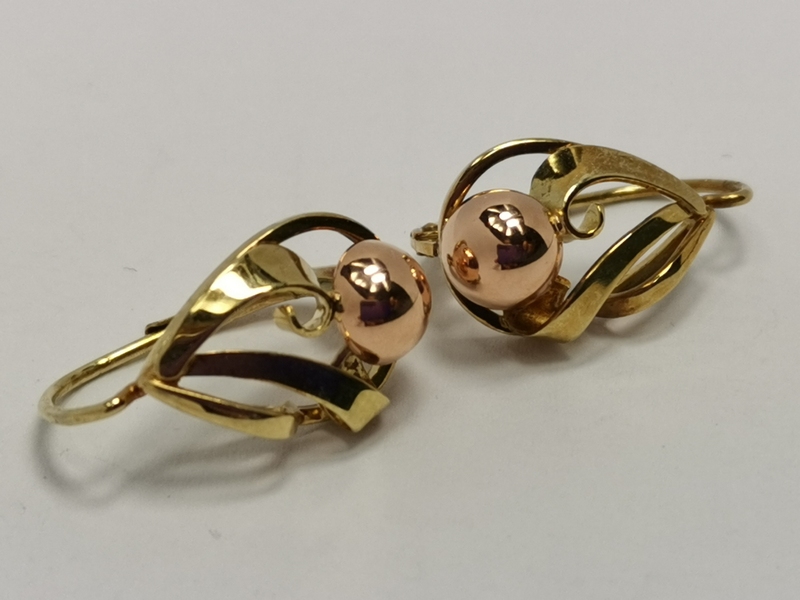Zlaté dámské naušnice s červenou kuličkou