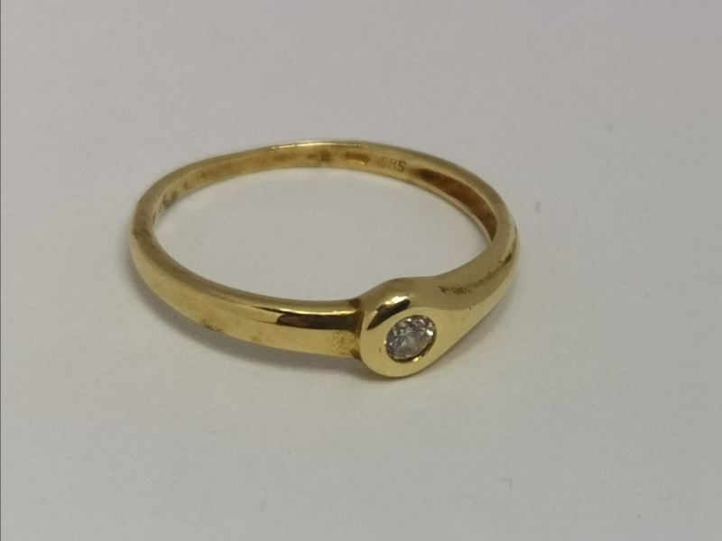 Zlatý dámský prsten se zirkonem 