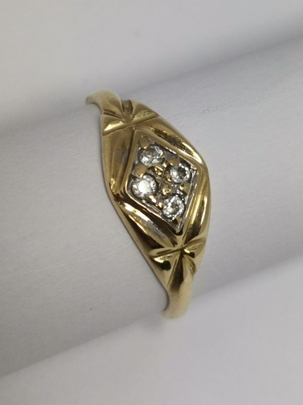 Zlatý dámský prsten se zirkony