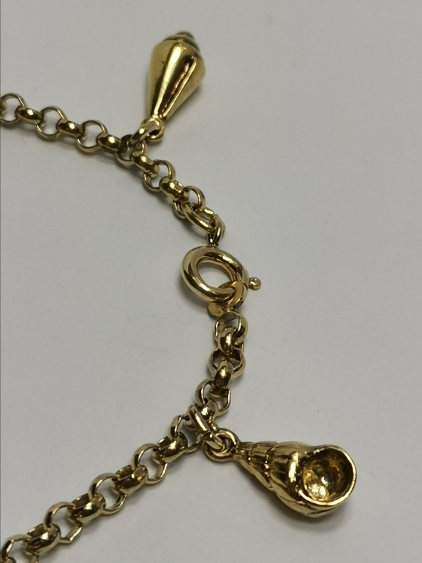 Zlacený náramek Altesse s přívěsky