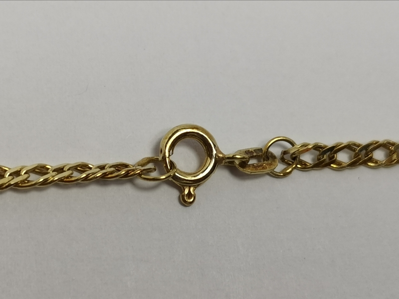 Zlatý řetízek rombo