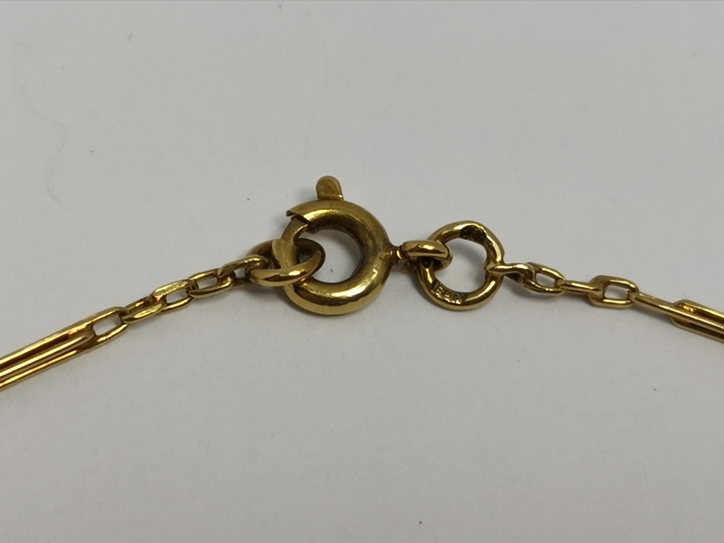 Zlatý náhrdelník s tyčkami