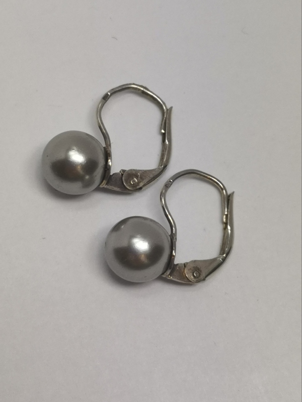 Stříbrné naušnice s perlou