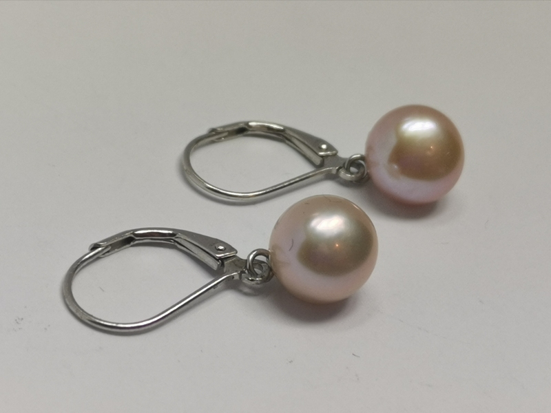 Stříbrné naušnice s perlou visací