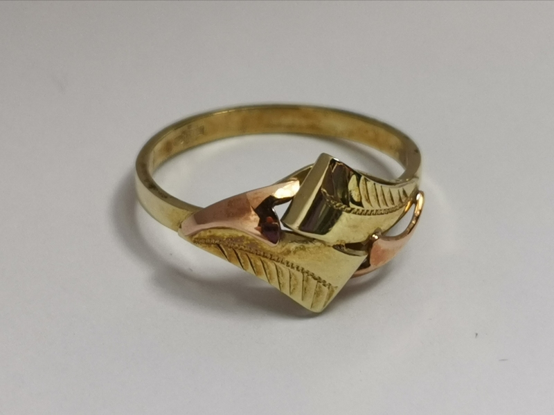 Zlatý dámský prsten celozlatý