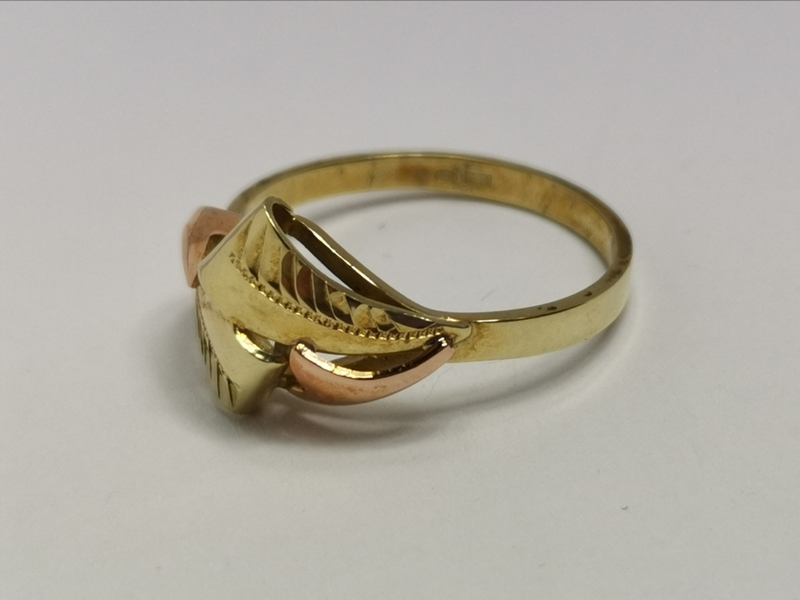 Zlatý dámský prsten celozlatý