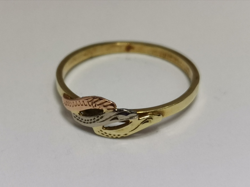 Zlatý dámský prsten celozlatý