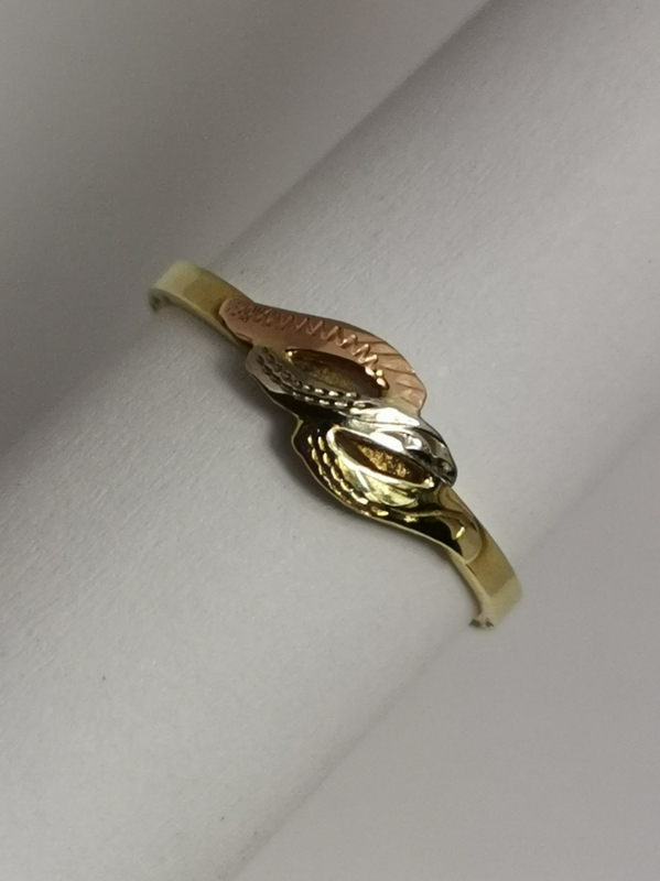 Zlatý dámský prsten celozlatý