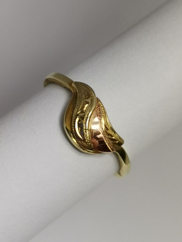 Zlatý dámský prsten celozlatý