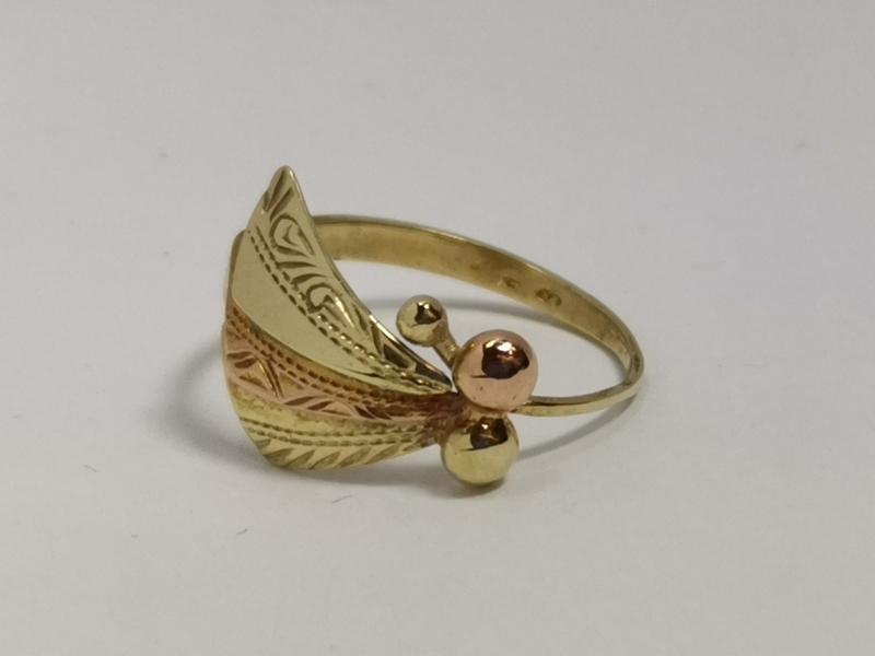 Zlatý dámský prsten celozlatý