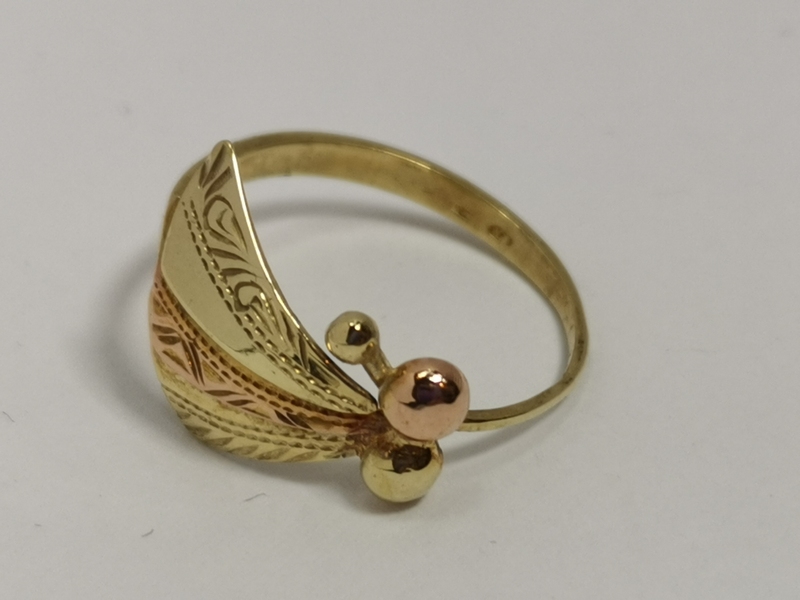 Zlatý dámský prsten celozlatý