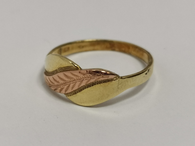 Zlatý dámský prsten celozlatý