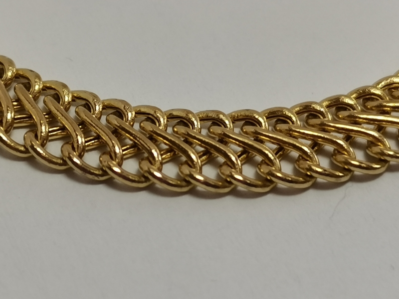 Zlatý dámský náramek ozdobný