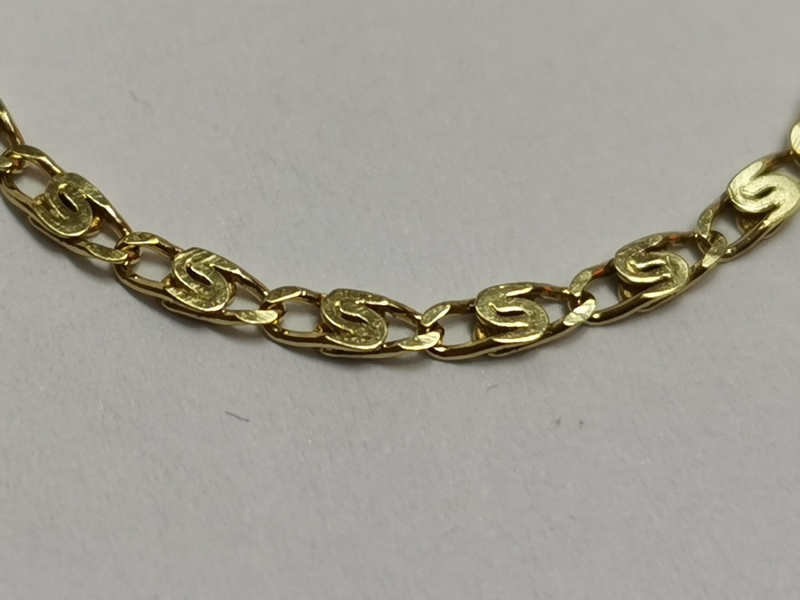 Zlatý dámský náramek ozdobný