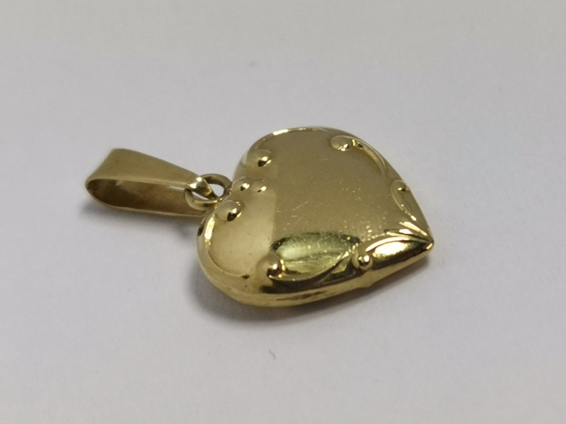 Zlatý přívěs srdce vypouklé