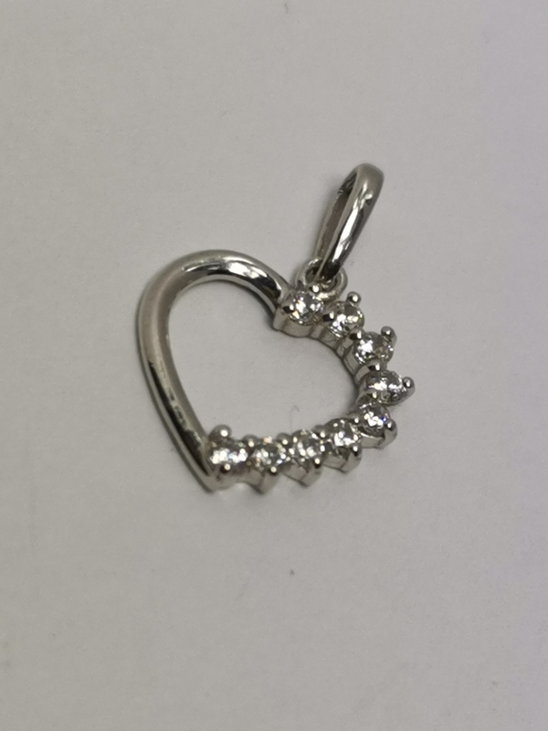 Zlatý přívěs srdce se zirkony z bílého zlata