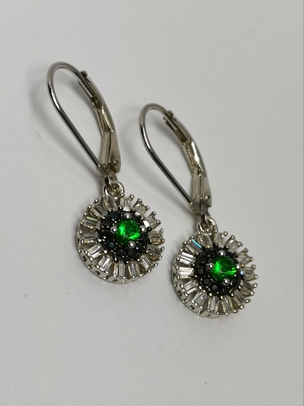 Stříbrné naušnice se zeleným kamenem a zirkony