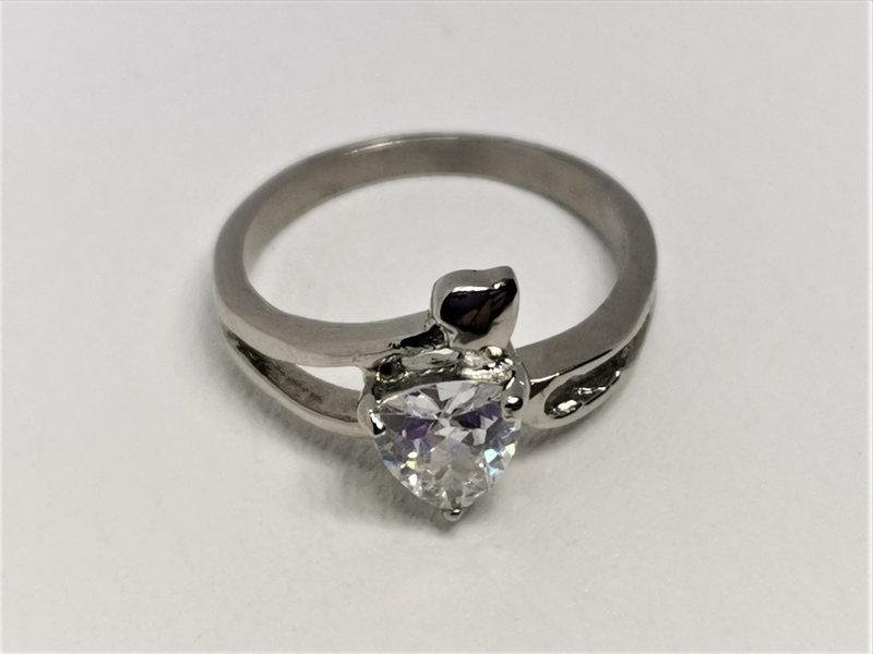 Prsten z chirurgické oceli se zirkonem